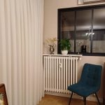 Aménagement intérieur haut de gamme avec une tablette de radiateur