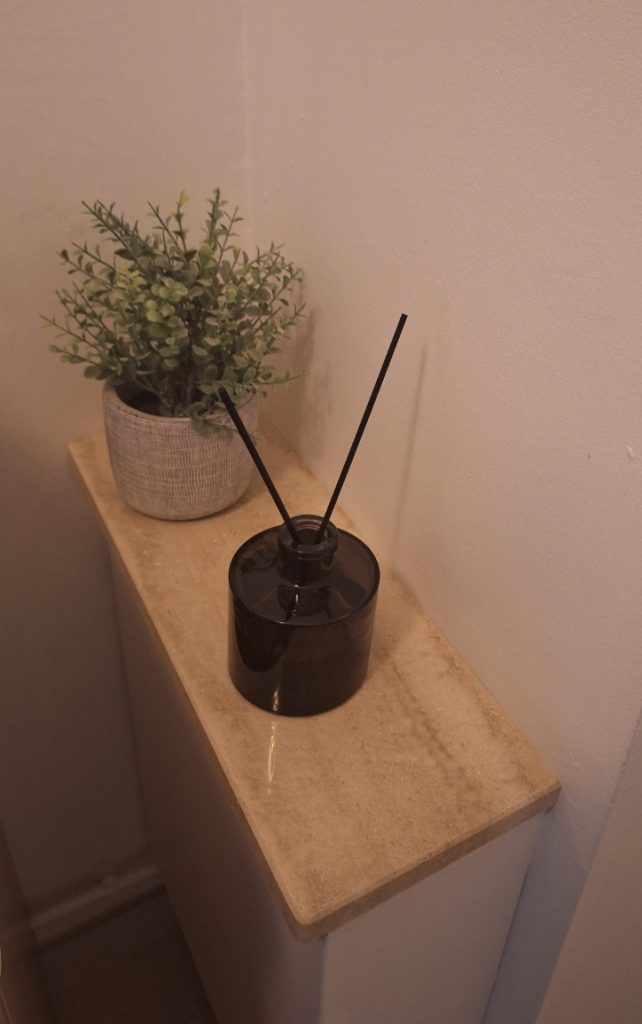 Tablette de radiateur en Travertin naturel Modèle La Rocky