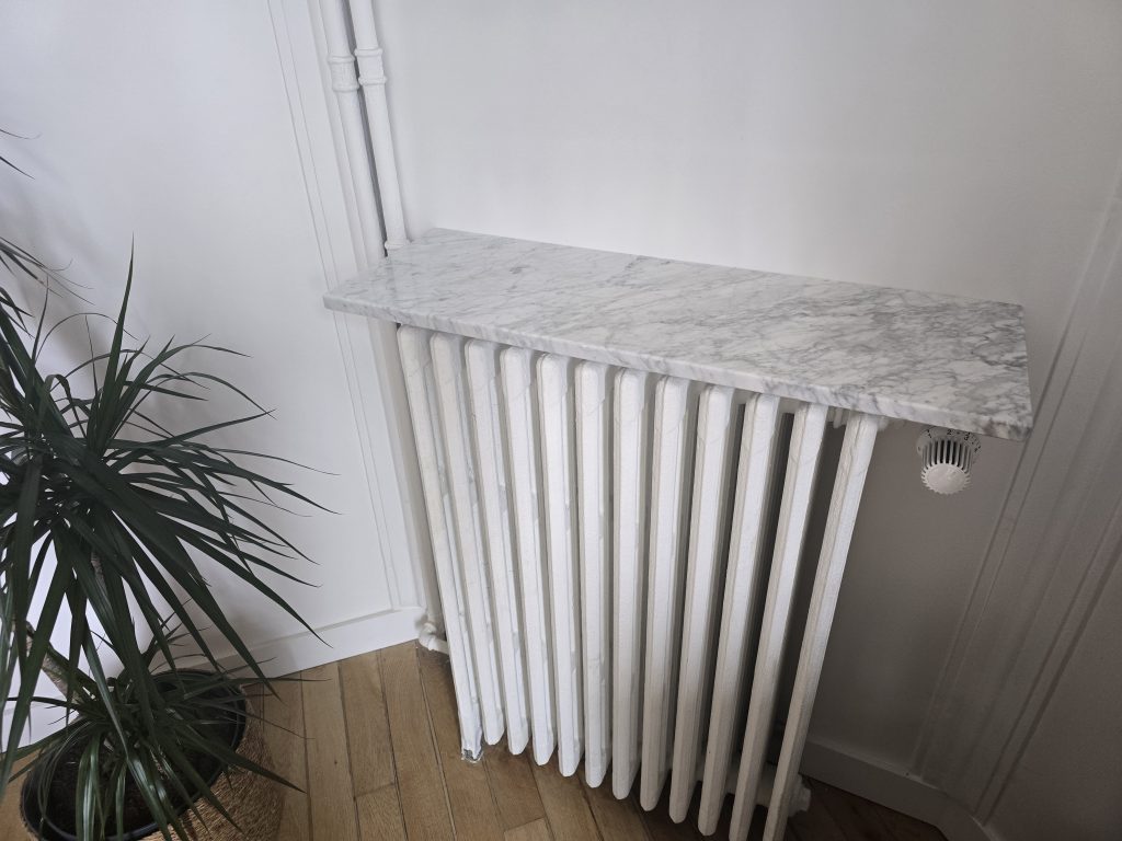 Tablette de Radiateur en Marbre de Carrare Naturel Modèle L'Intemporelle