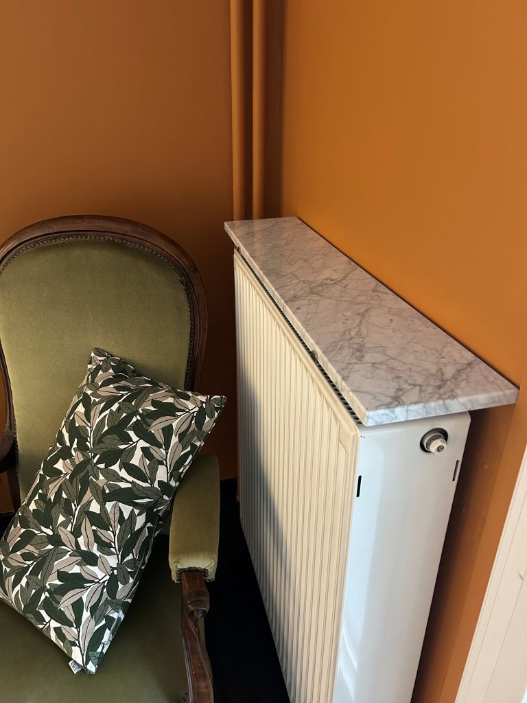 Tablette de Radiateur en Marbre de Carrare Naturel Modèle L'Intemporelle