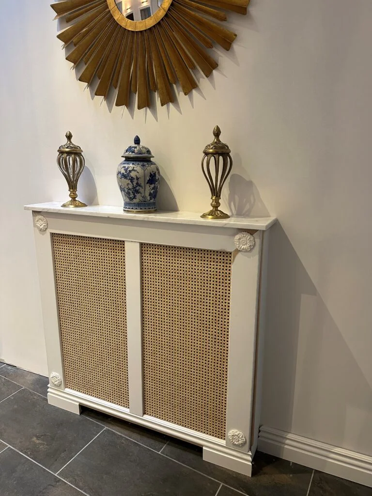 La tablette de radiateur, une alternative et un allié du cache radiateur