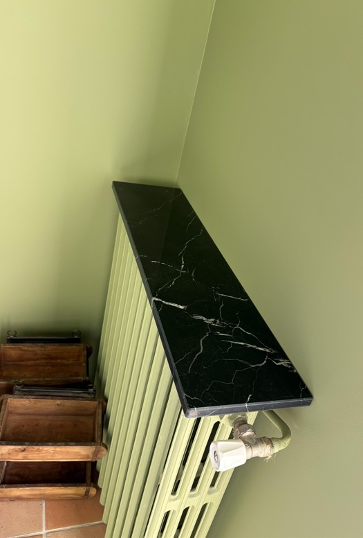 Tablette de radiateur Marbre Marquinia Modèle La Bolt