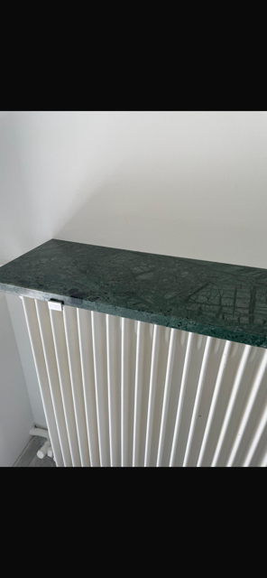 Tablette de radiateur en Marbre verde de guatemala Modele la Tropical Green