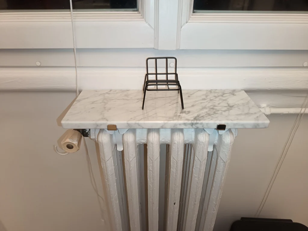 Tablette De radiateur Marbre Carrare Modèle L&rsquo;Intemporelle